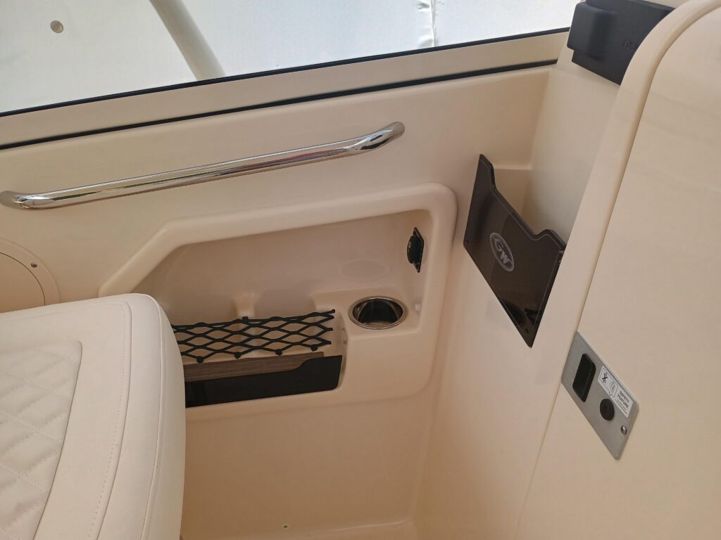 2025 Grady-White Freedom 275 - Gallery Image