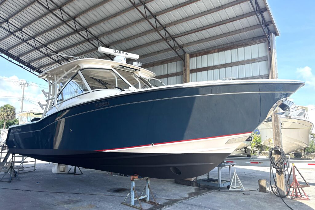 2021 Grady-White Freedom 325 - Gallery Image