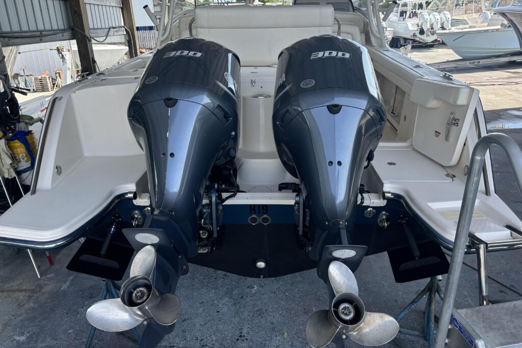 2021 Grady-White Freedom 325 - Gallery Image