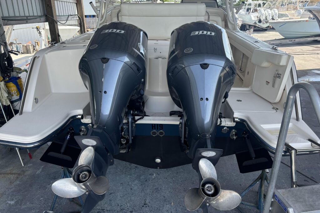 2021 Grady-White Freedom 325 - Gallery Image