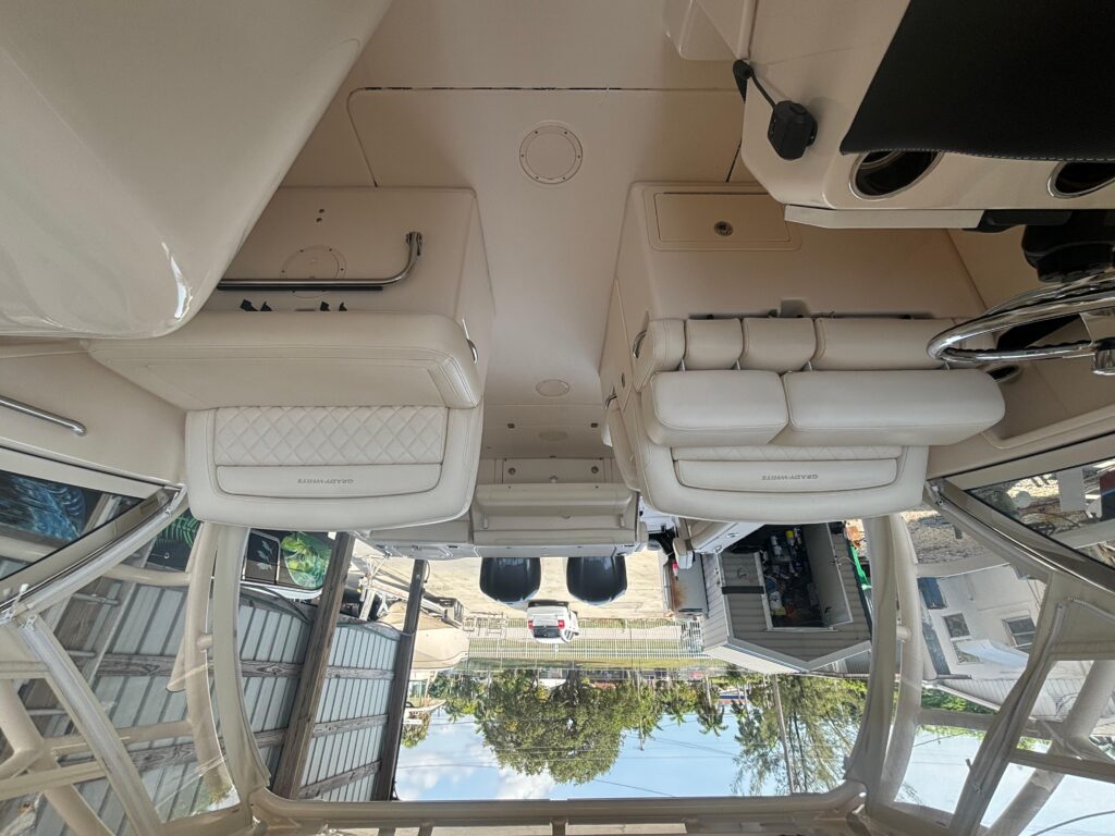 2021 Grady-White Freedom 325 - Gallery Image