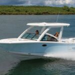 2026 Robalo R257 Dual Console - Gallery Image