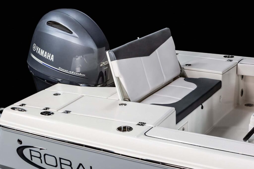 2026 Robalo 226 Cayman - Gallery Image