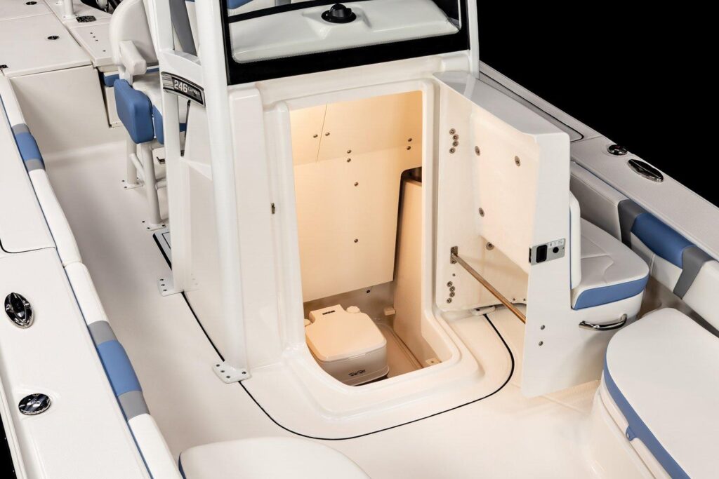 2026 Robalo 246 Cayman - Gallery Image