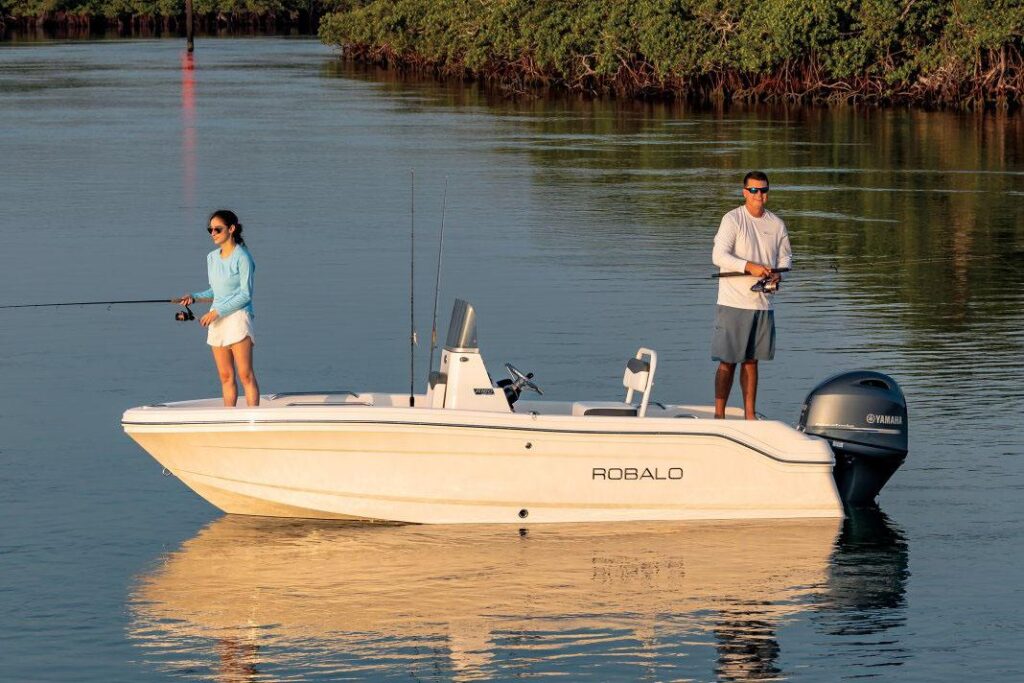 2026 Robalo R160 Center Console - Gallery Image