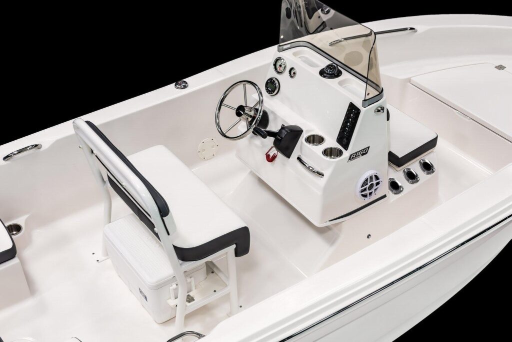 2026 Robalo R160 Center Console - Gallery Image