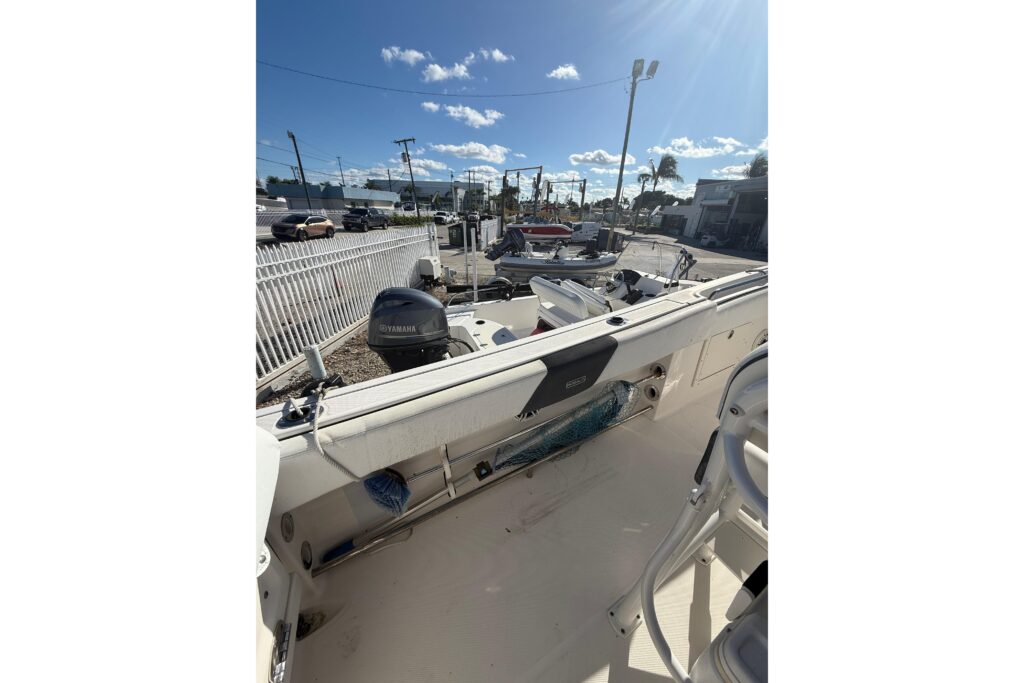 2019 Robalo R242 Center Console - Gallery Image