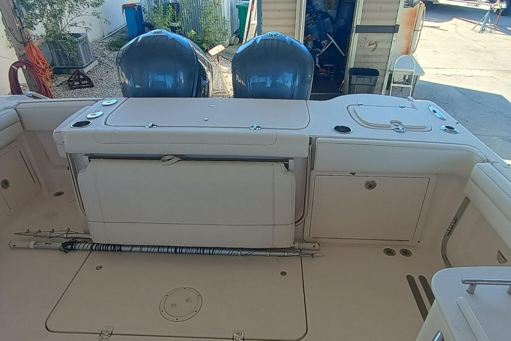 2021 Grady-White Freedom 325 - Gallery Image