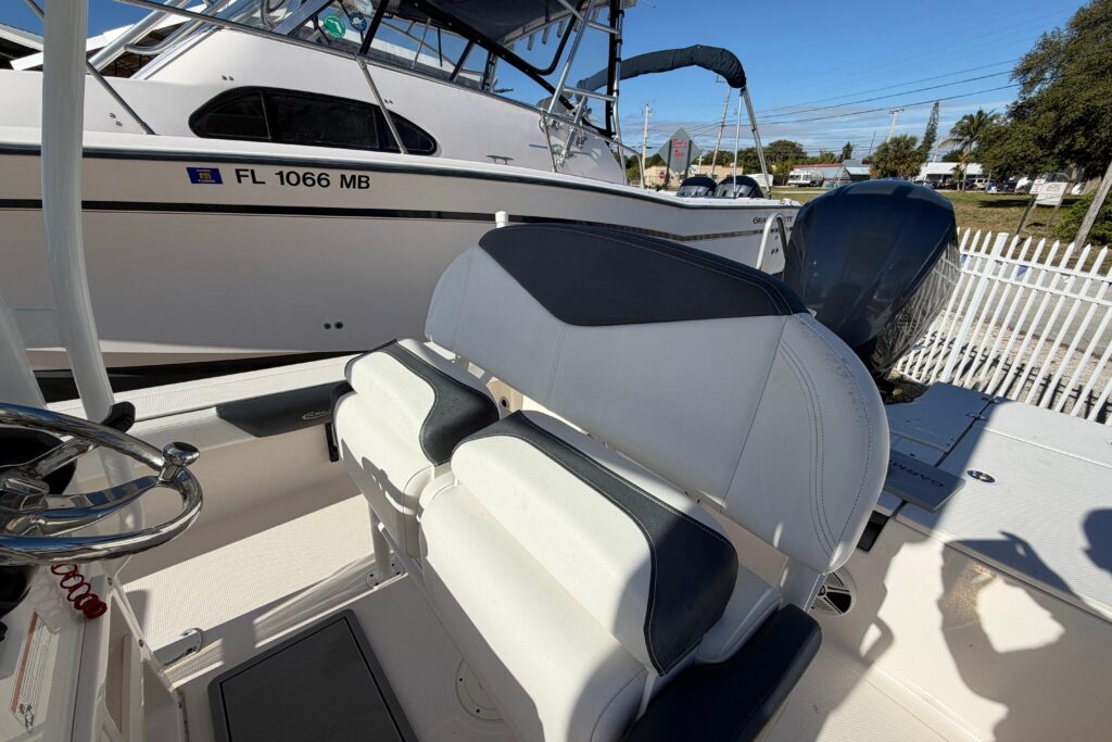 2020 Robalo 246 Cayman SD - Gallery Image